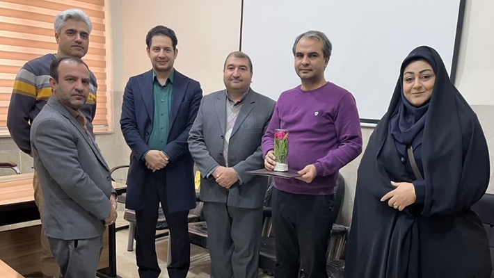 تقدیر از مددکار اجتماعی بیمارستان